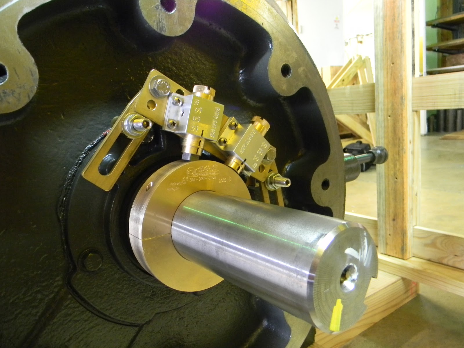 sgs sr series split ring shaft grounding system with compact dual brush bracket assembly for c face coupled motors(1)