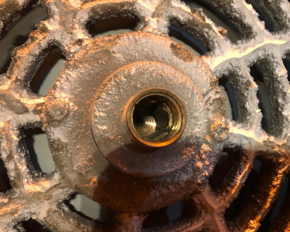 sgs cr series on dirty motor showing clean brush running